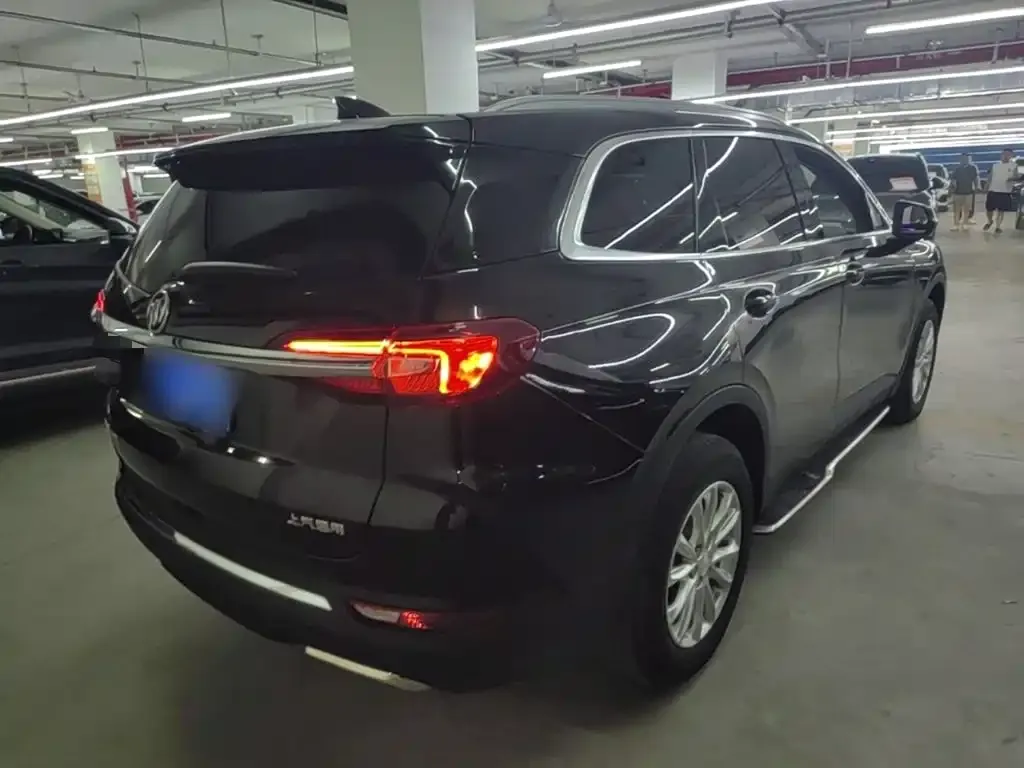 Buick Enclave — фото 10