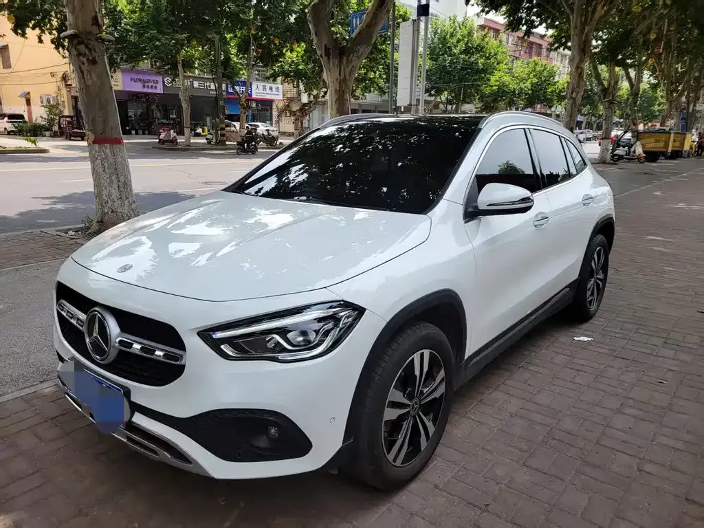 Mercedes-Benz GLA — фото 1