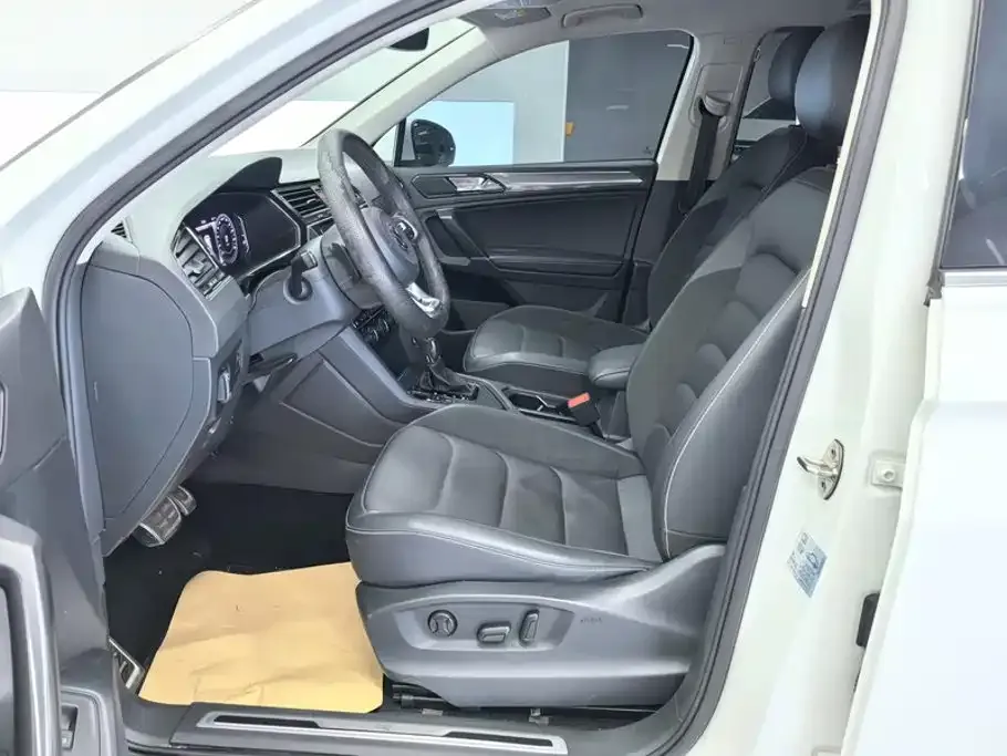 Volkswagen Tiguan L — фото 4