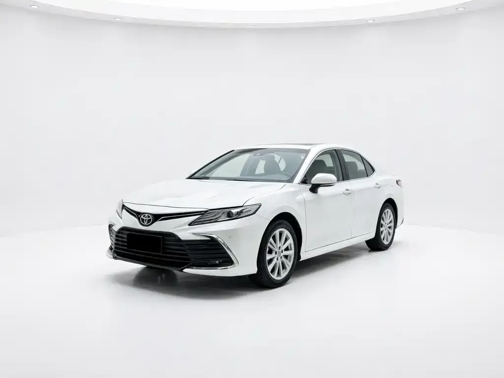 Toyota Camry — фото 1