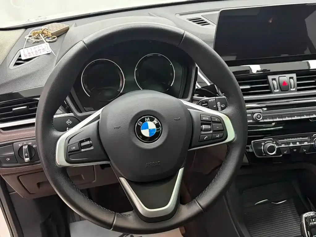 BMW X1 — фото 10