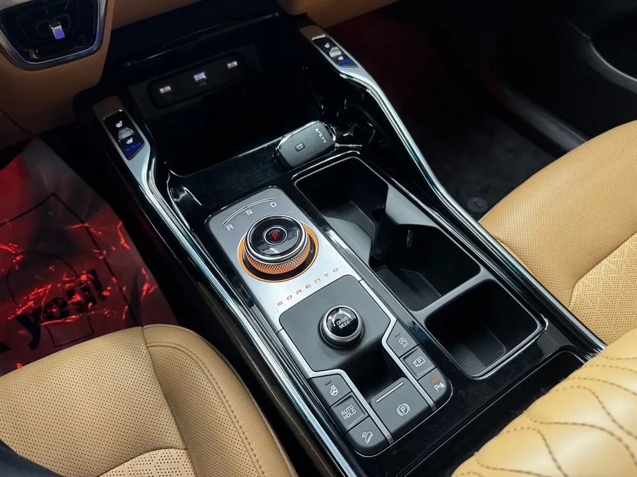 Kia Sorento — фото 6