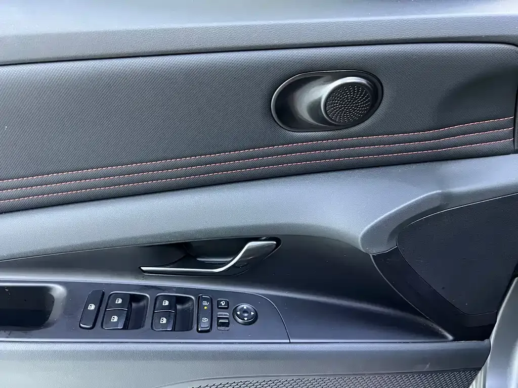 Hyundai Elantra — фото 9