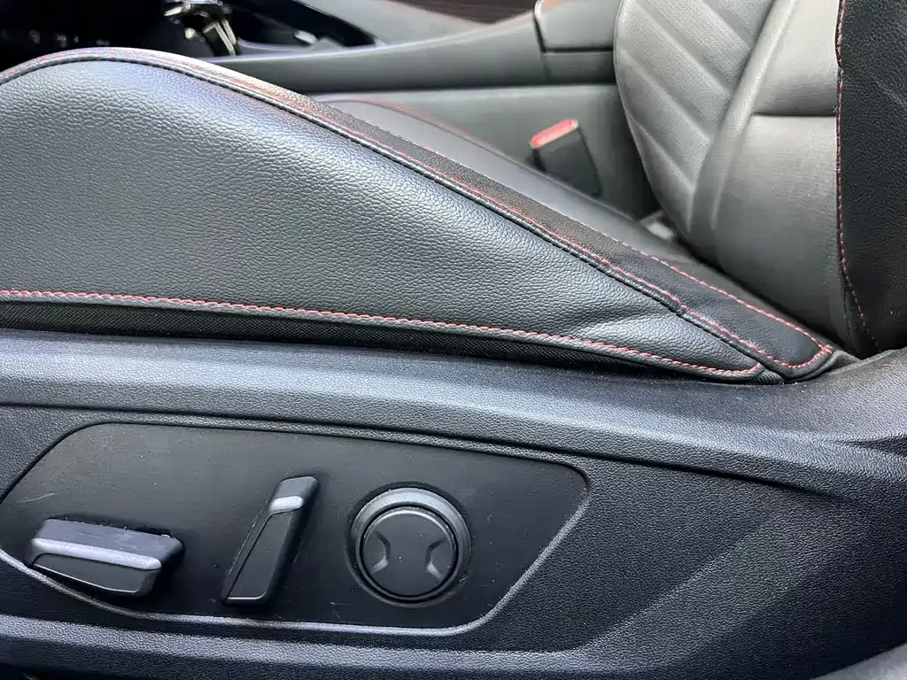 Hyundai Elantra — фото 10