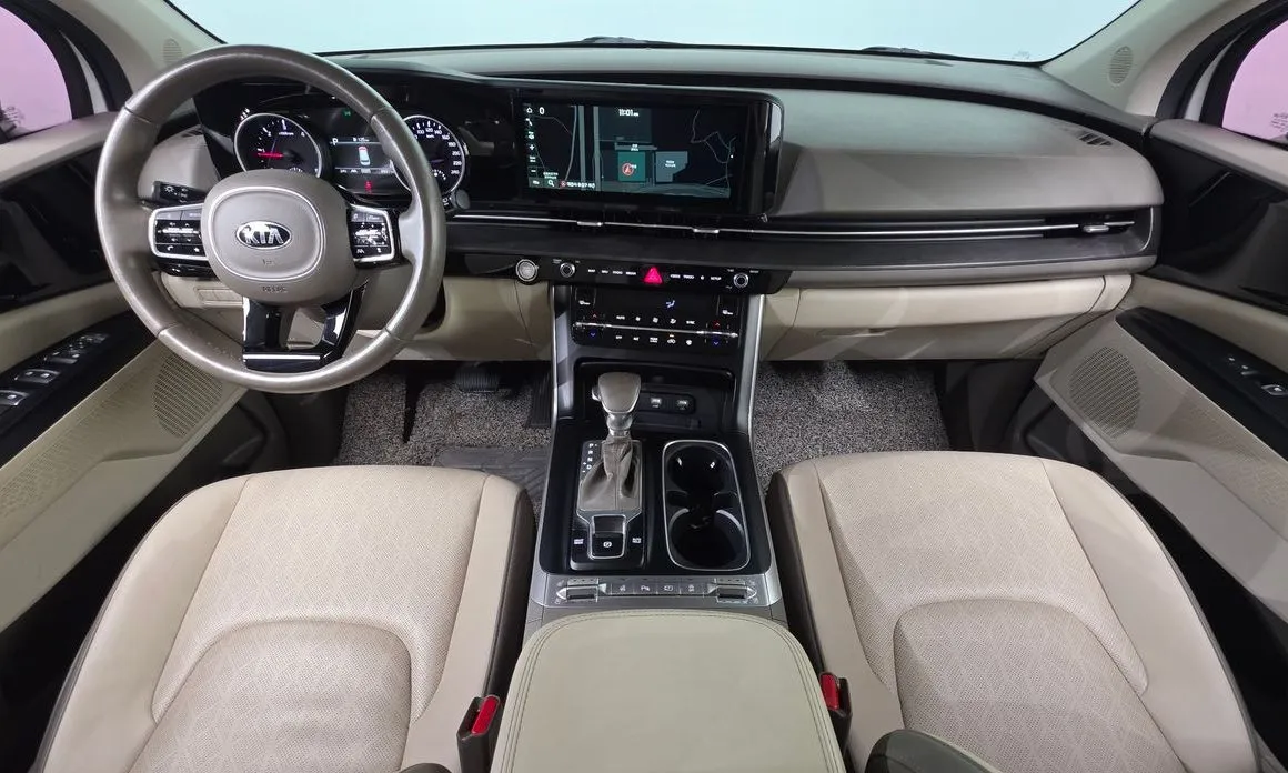 Kia Carnival — фото 10
