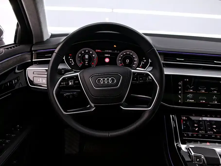 Audi A8 — фото 9