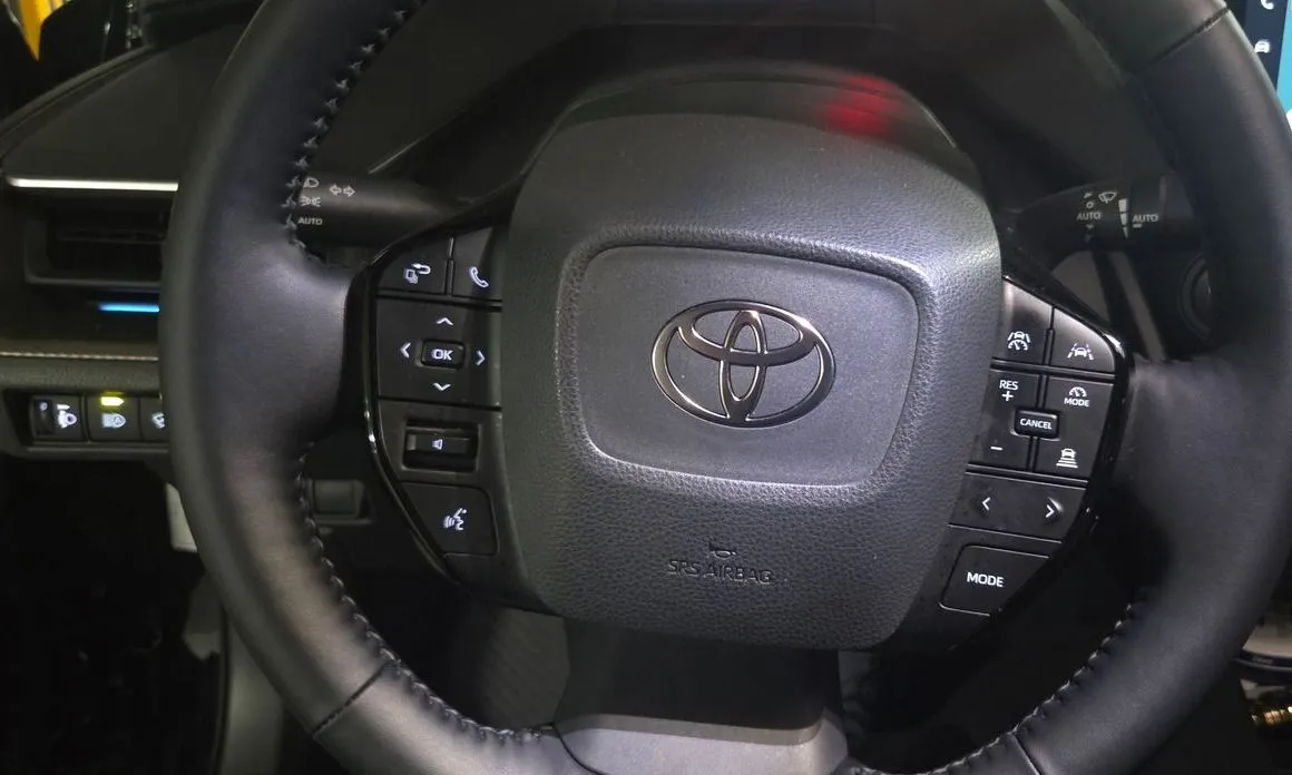 Toyota Prius — фото 4