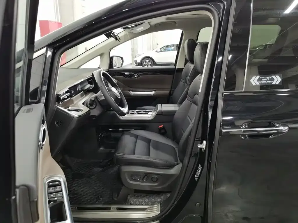 GAC Motor Trumpchi E8 — фото 6