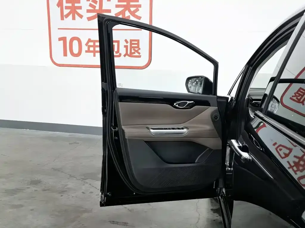 GAC Motor Trumpchi E8 — фото 7