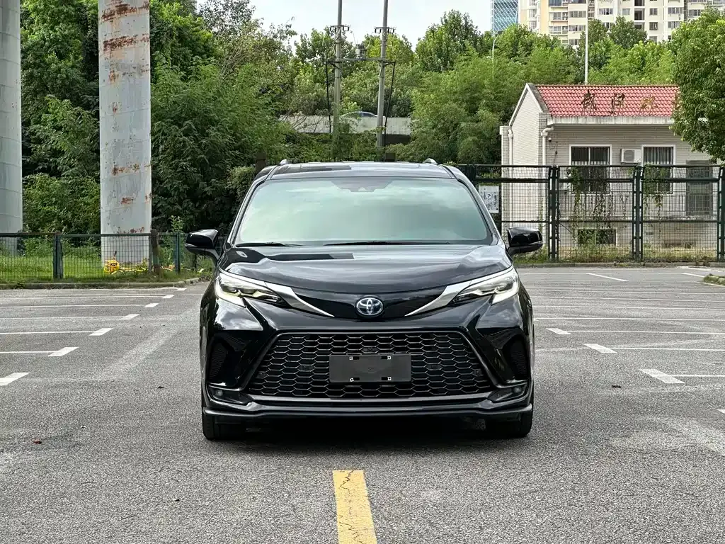 Toyota Granvia — фото 9