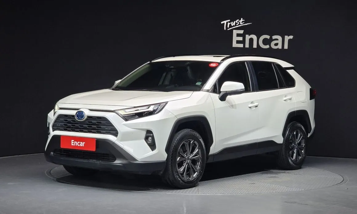 Toyota RAV4 — фото 1