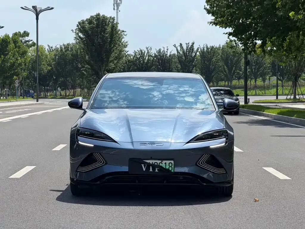 BYD Seal — фото 9