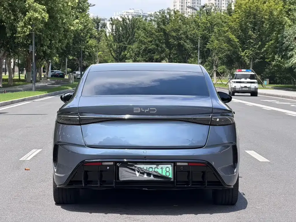 BYD Seal — фото 3