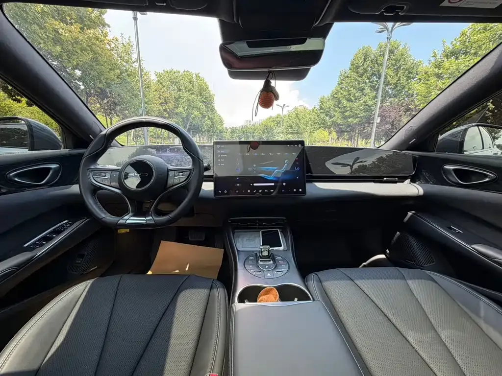 BYD Seal — фото 10