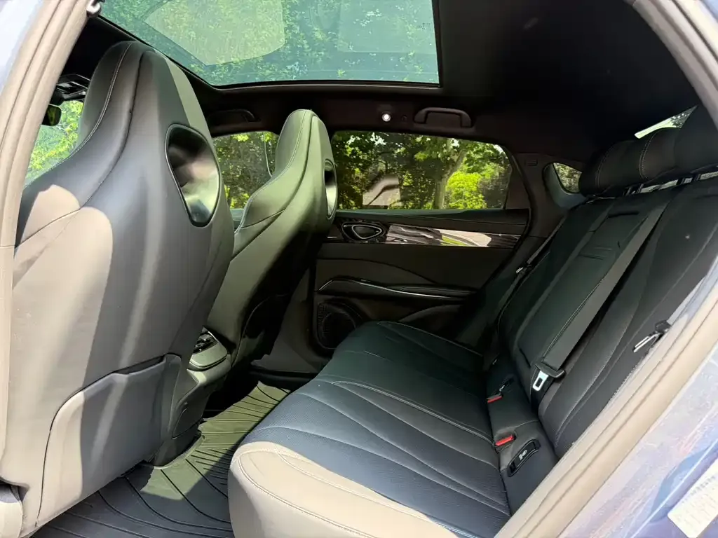 BYD Seal — фото 2