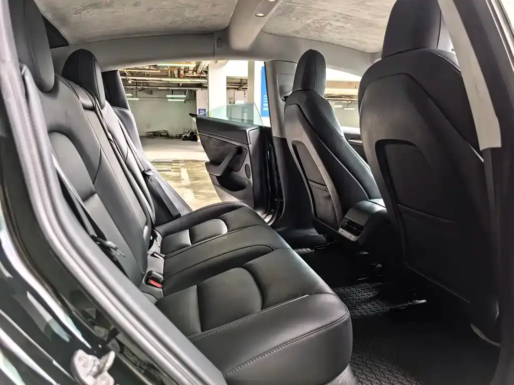 Tesla Model 3 — фото 3