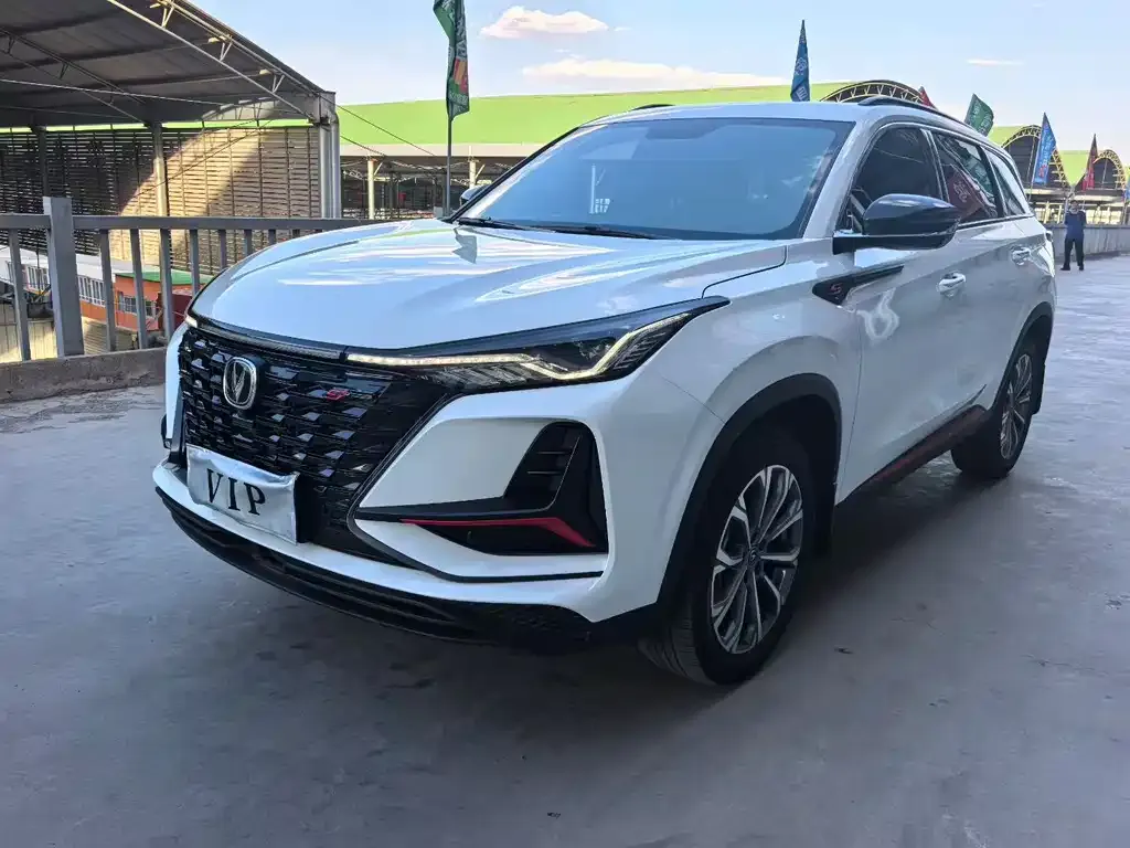 Changan CS75PLUS — фото 1