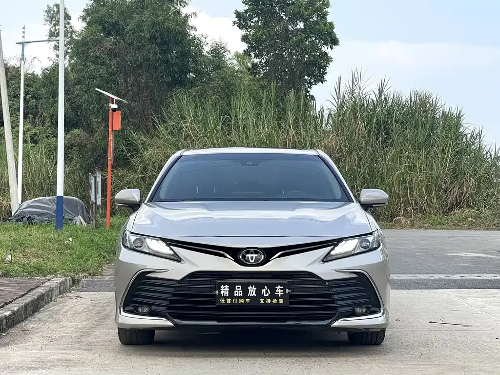 Toyota Camry — фото 10