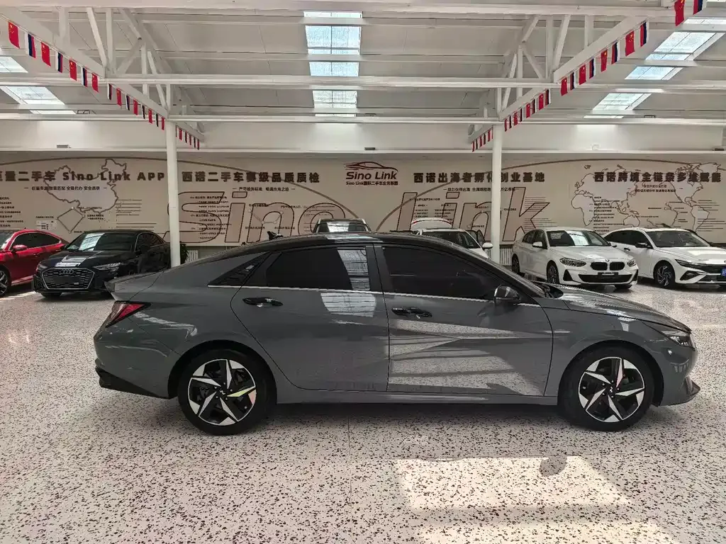 Hyundai Elantra — фото 4