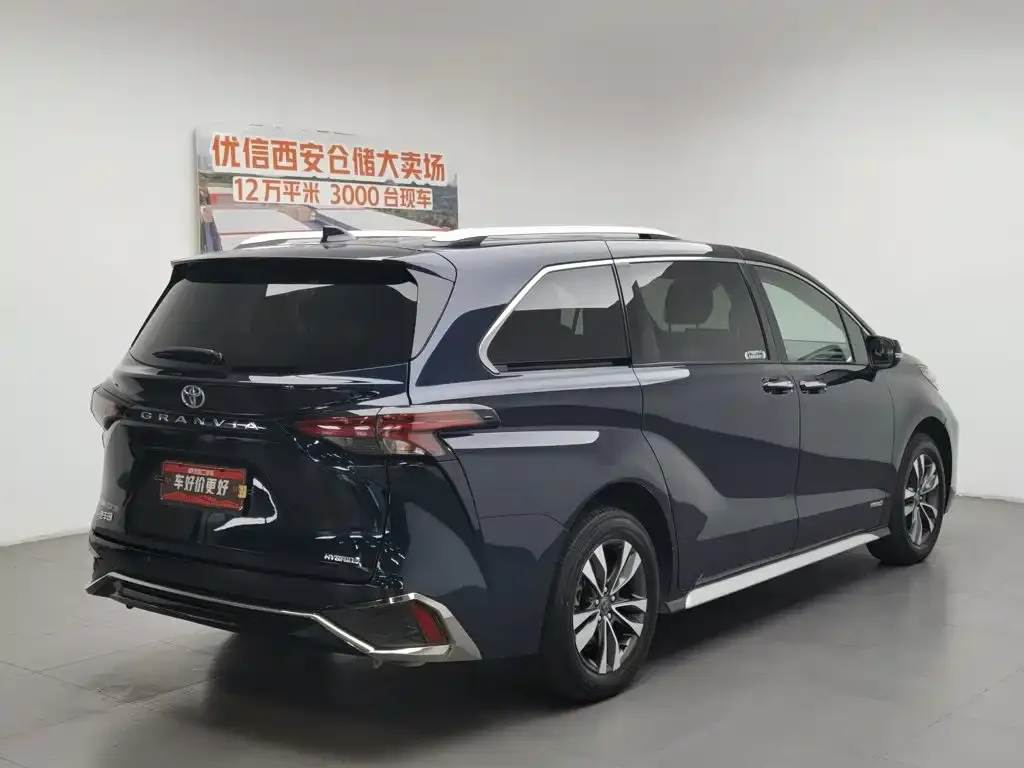Toyota Granvia — фото 6