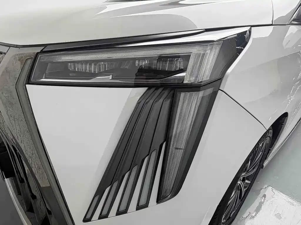 GAC Motor Trumpchi M8 — фото 8