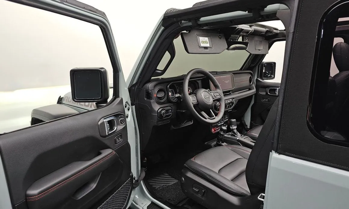 Jeep Wrangler 2024 из KR, фото 2