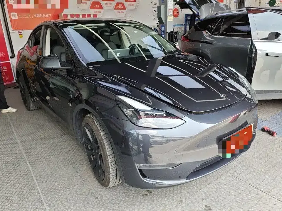 Tesla Model Y — фото 9