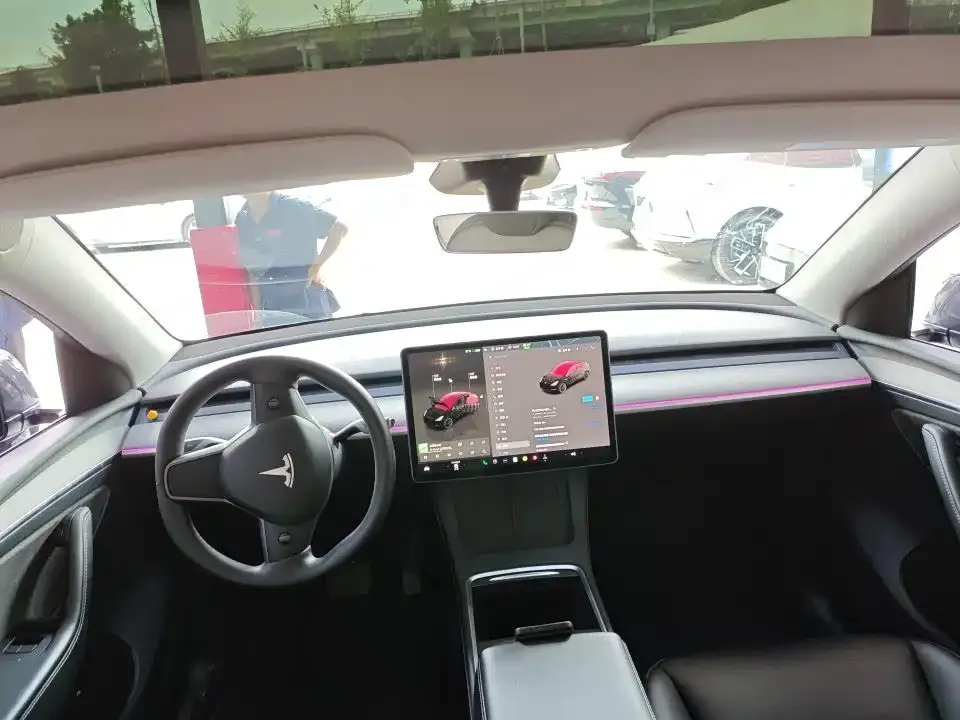 Tesla Model Y — фото 7