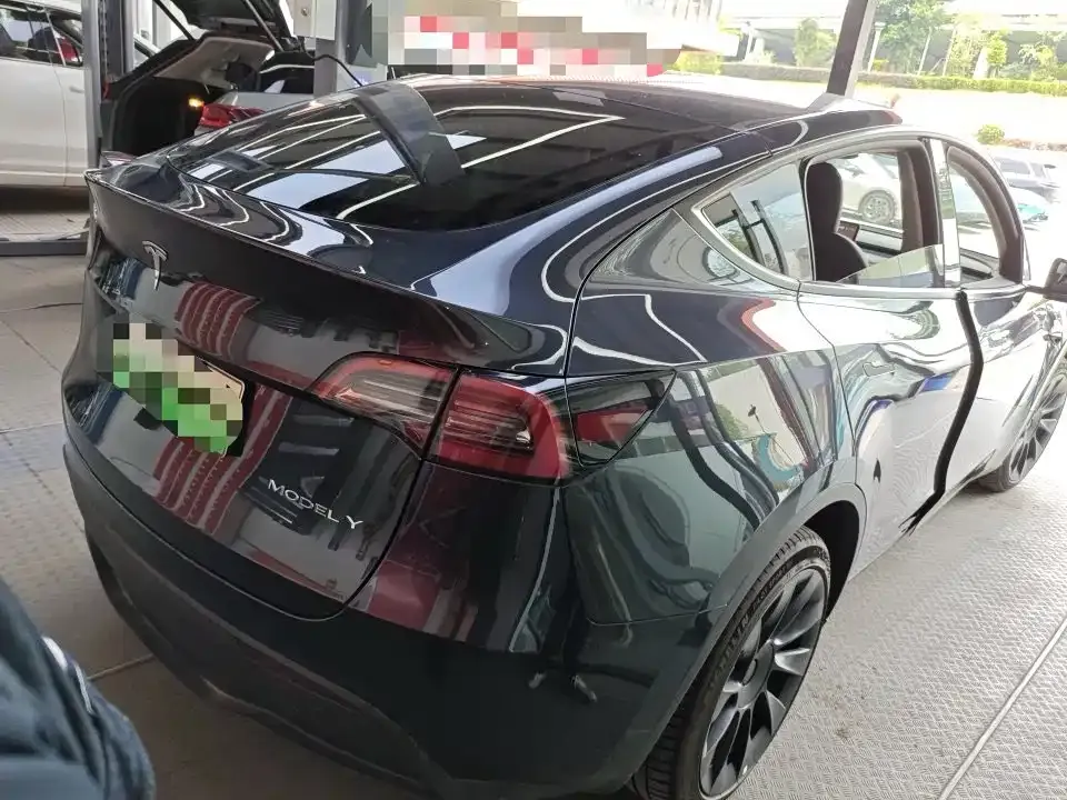 Tesla Model Y — фото 8