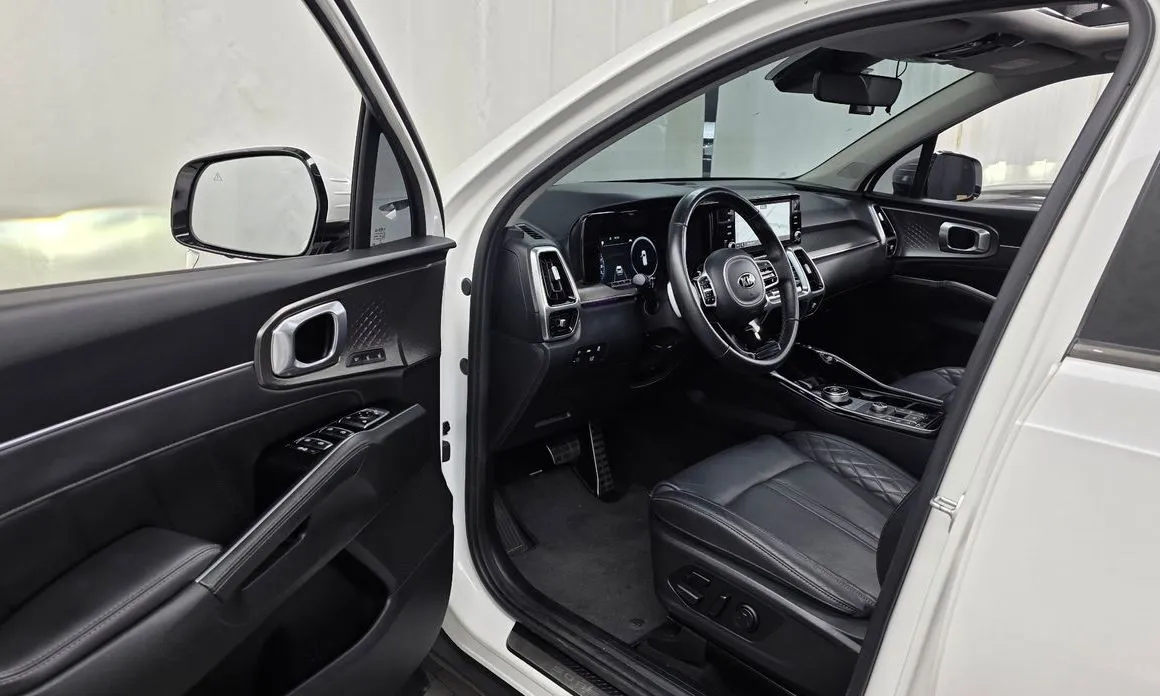 Kia Sorento — фото 8