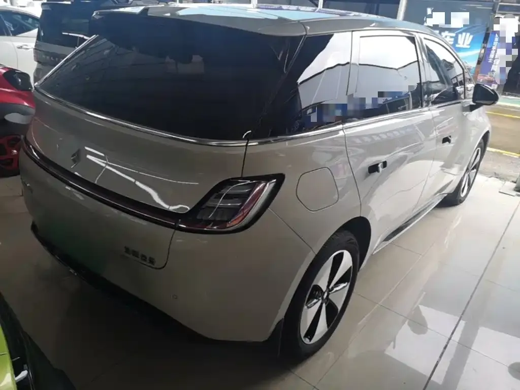Baojun Yunduo — фото 3