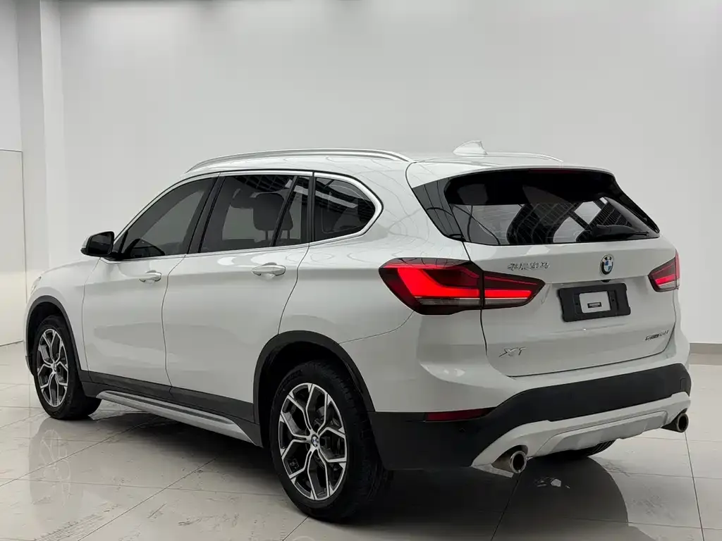 BMW X1 — фото 5