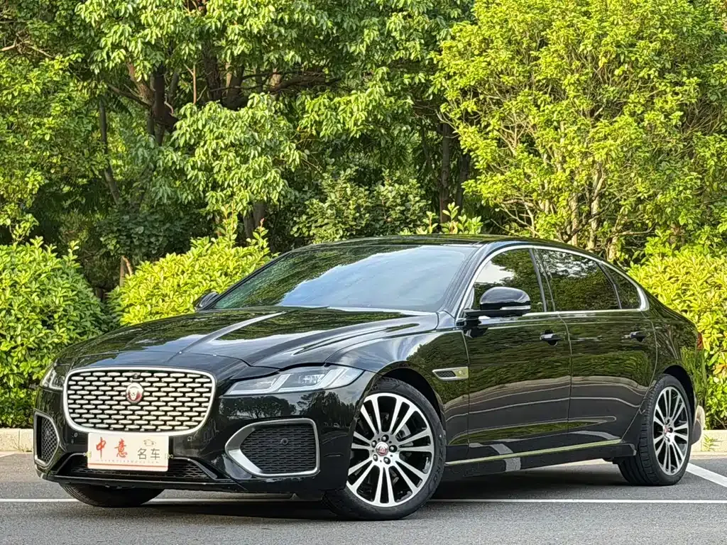 Jaguar XFL — фото 1