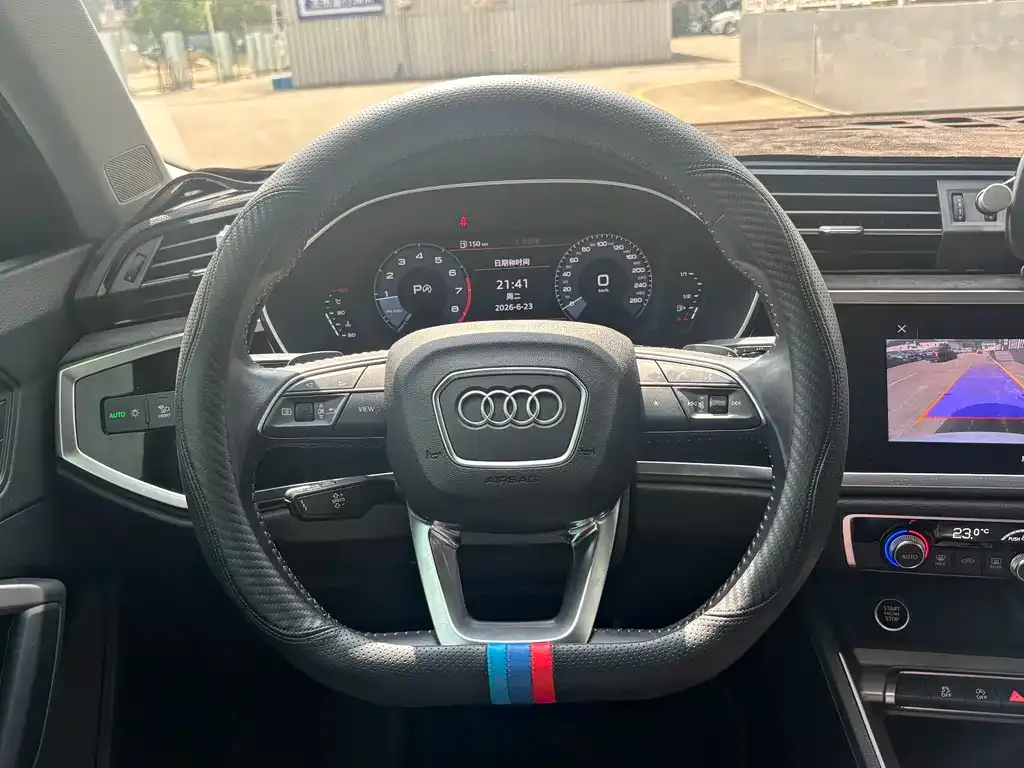 Audi Q3 — фото 6