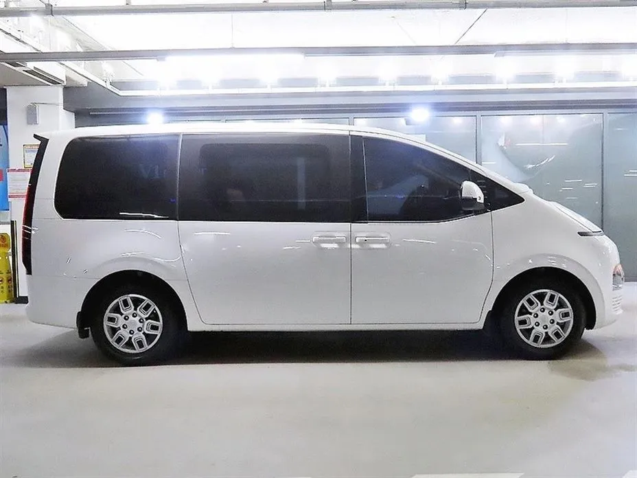 Hyundai Staria — фото 6