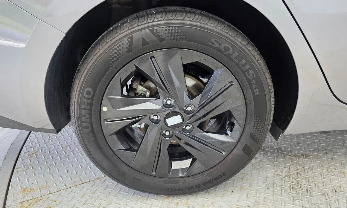 Hyundai AVANTE — фото 7