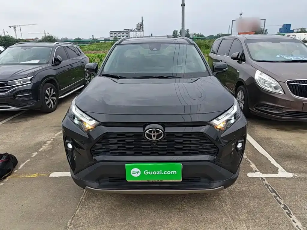Toyota RAV4 — фото 7