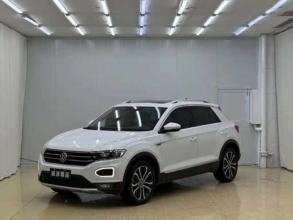 Volkswagen T-Roc — фото 1