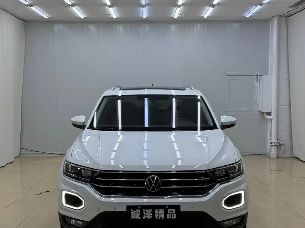 Volkswagen T-Roc — фото 6