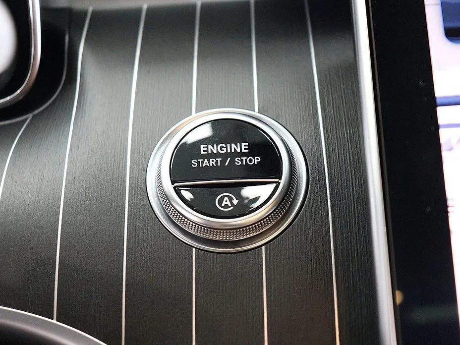 Mercedes-Benz C-Class 2024 из KR, фото 10