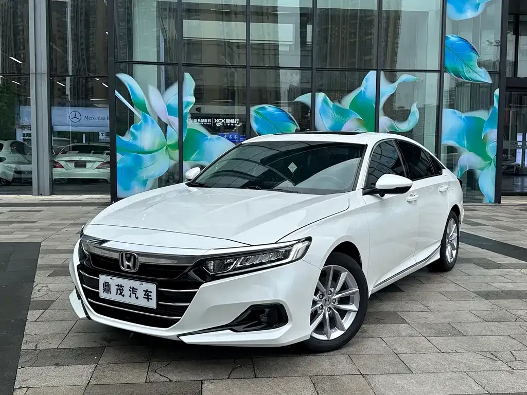 Honda Accord — фото 1