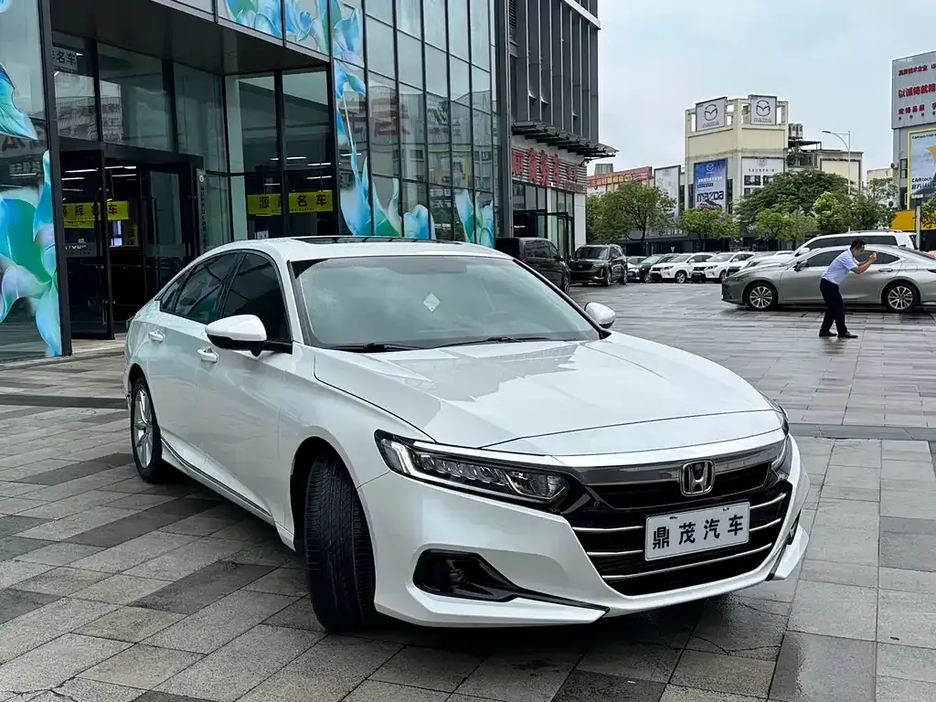Honda Accord — фото 6