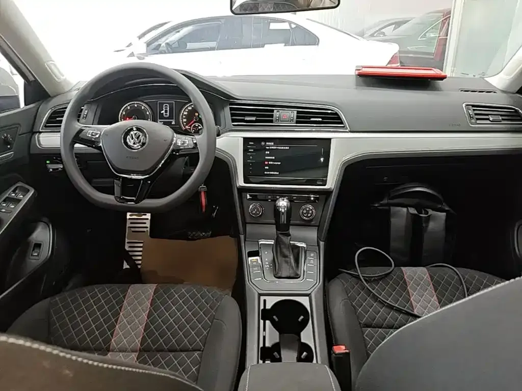 Volkswagen Lamando 2022 из CN, фото 9