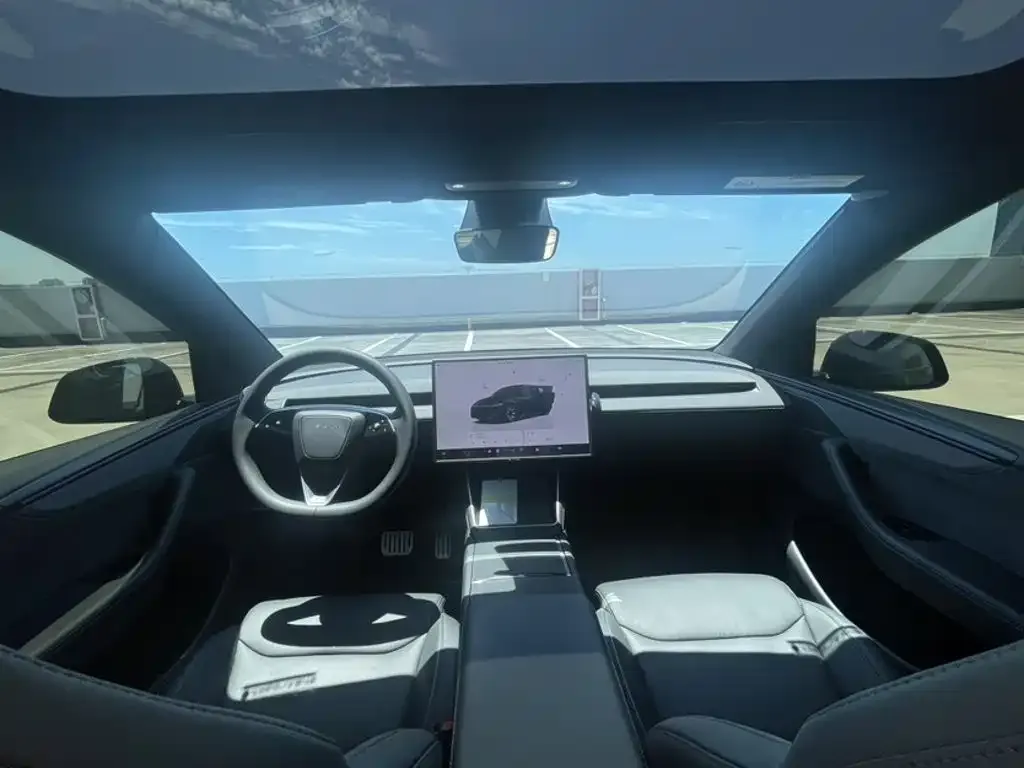 Tesla Model Y L — фото 2