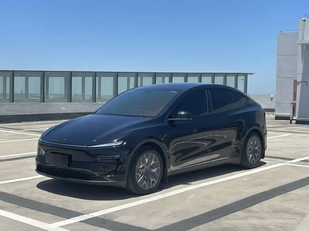 Tesla Model Y L — фото 4
