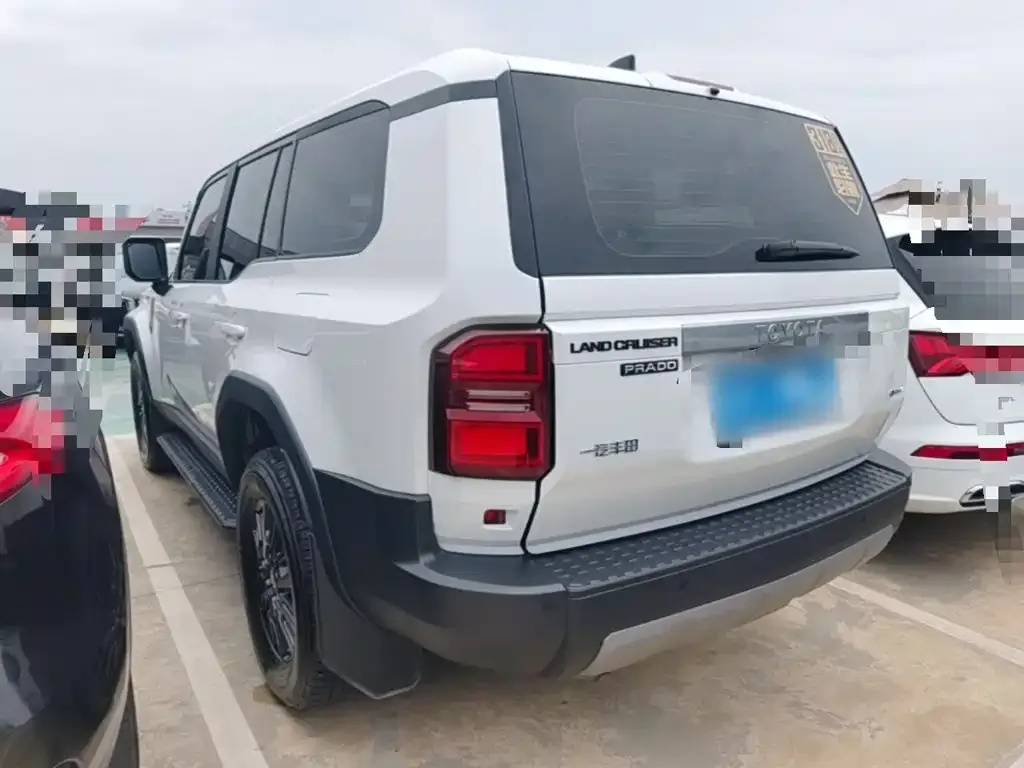 Toyota Prado 2024 из CN, фото 10