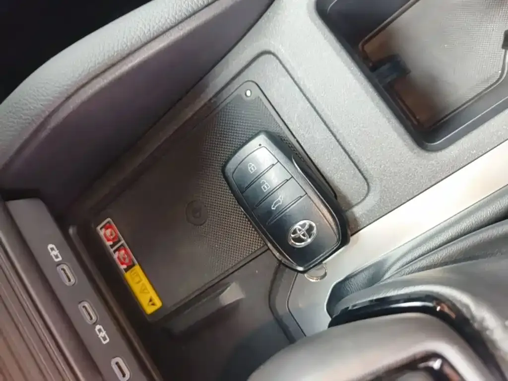 Toyota Prado 2024 из CN, фото 2
