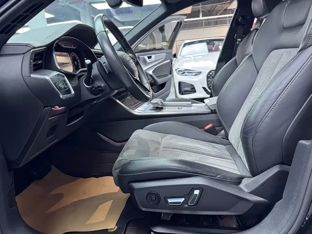Audi A6L 2022 из CN, фото 8