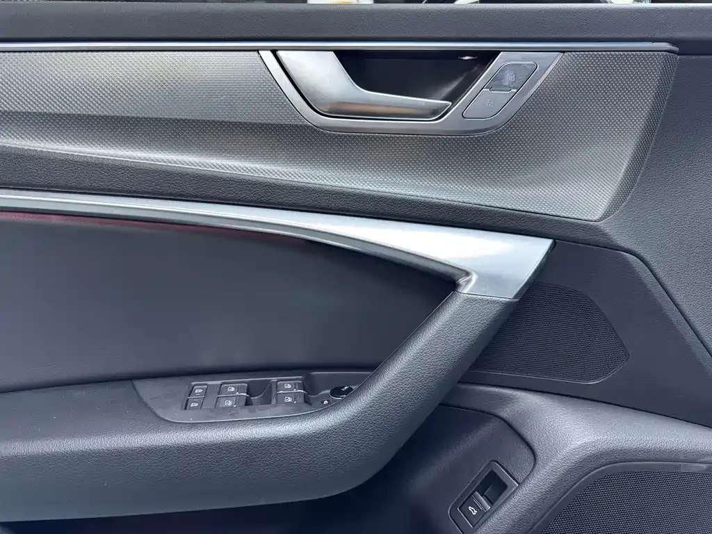 Audi A6L 2022 из CN, фото 2