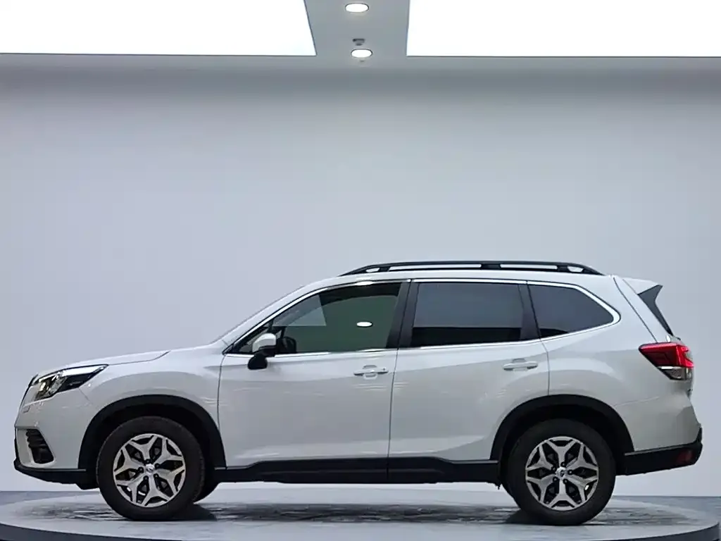 Subaru Forester — фото 2